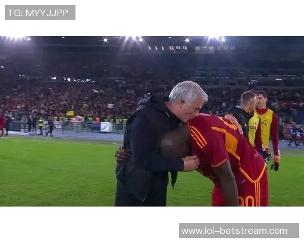 世界杯曼联险胜本菲卡乌龙球成比赛转折点全场沸腾解析