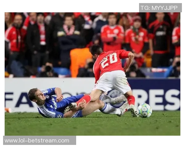 本菲卡主场大胜里昂三球完胜绝杀时刻点燃全场激情