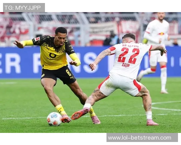 西甲激战莱比锡与多特蒙德握手言和神扑引发争议判罚全场沸腾