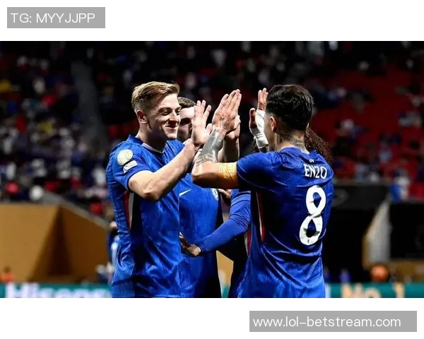 世界杯激战本菲卡与马竞互交白卷全场气氛紧张引发球迷热议