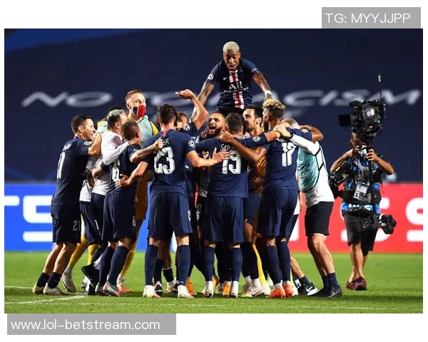 国王杯精彩对决巴黎圣日耳曼逆转尤文图斯引爆全场激情